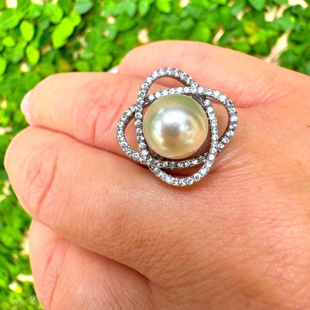 Silver Colored Pearl Ring